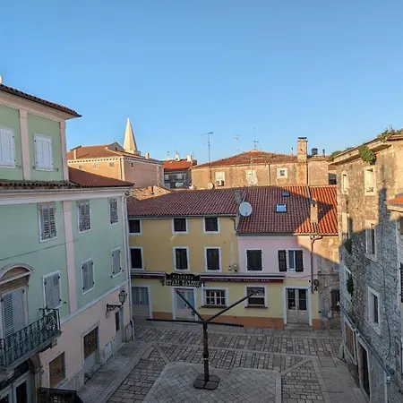 In The Historical Center With Amazing Seaviews Peter Pan In Apartment Porec