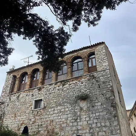In The Historical Center With Amazing Seaviews Peter Pan In Apartment Porec